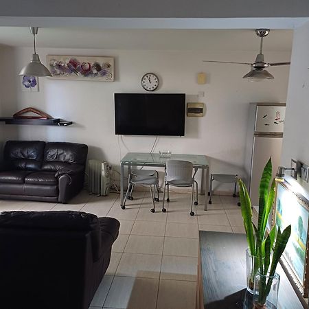 Kapary Apartman Paralímni Kültér fotó